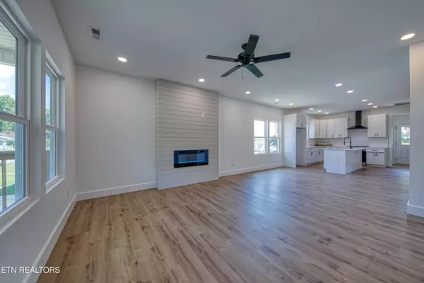 Knoxville, TN 37917,342 Chickamauga Ave