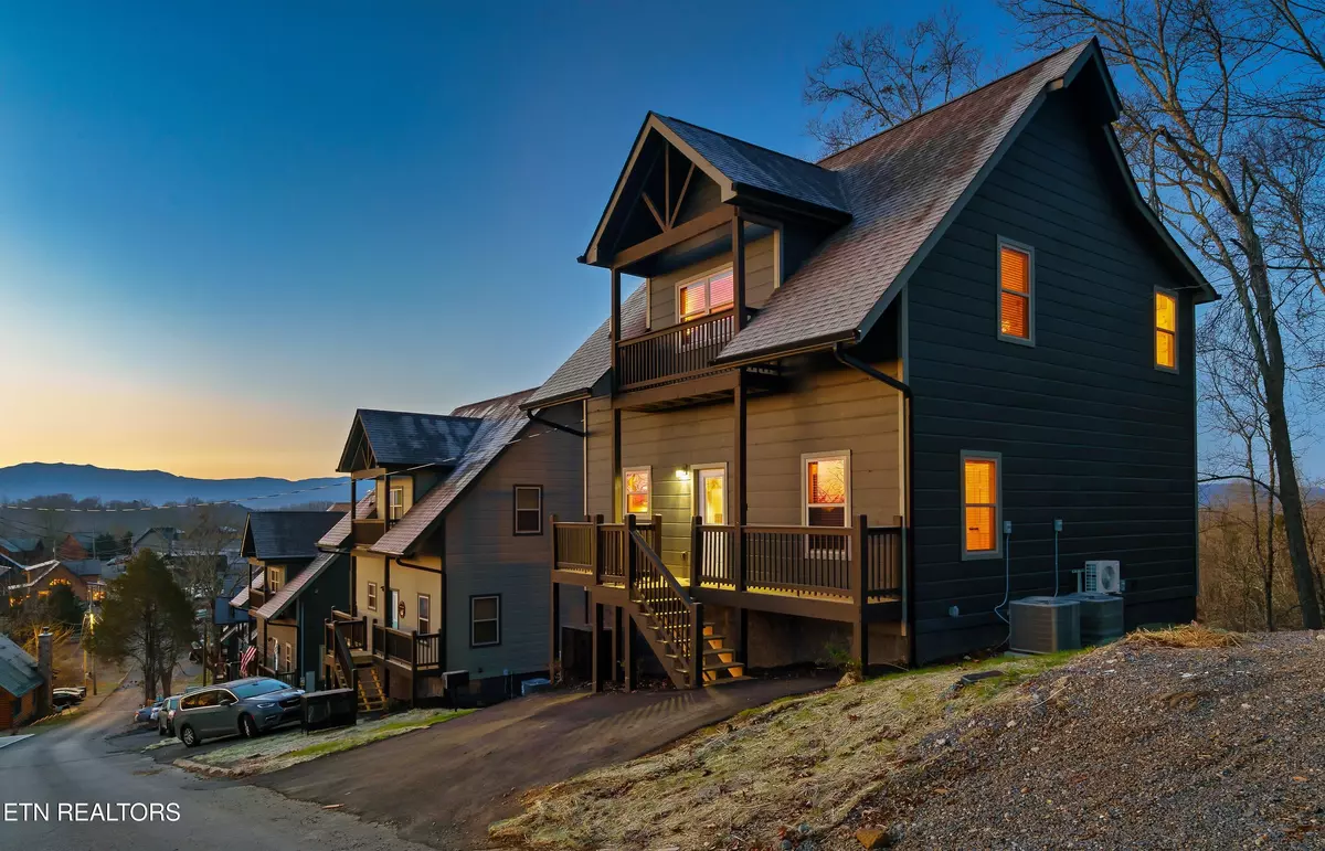 Sevierville, TN 37876,2127 Eagle Feather DR