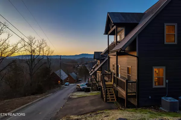 Sevierville, TN 37876,2127 Eagle Feather DR