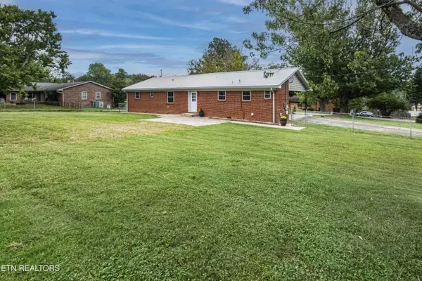 Maryville, TN 37803,225 Fairview School CIR