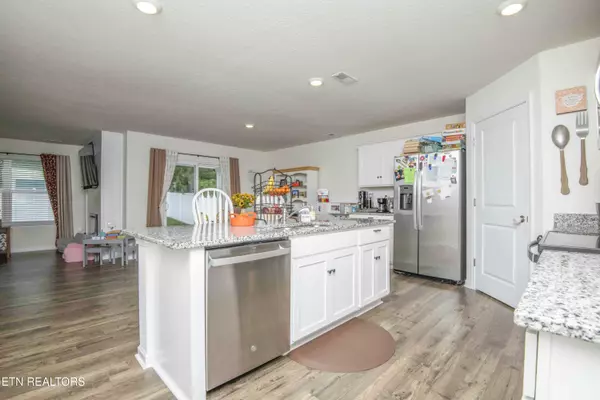 Corryton, TN 37721,7538 Game Bird St