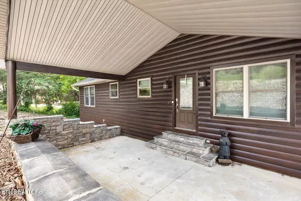 Kodak, TN 37764,836 Sandra WAY