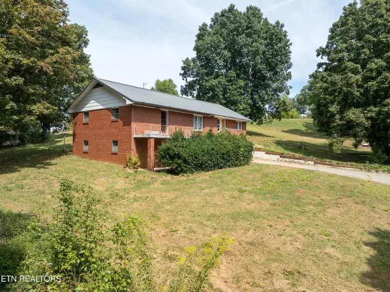185 Trigonia Rd, Greenback, TN 37742