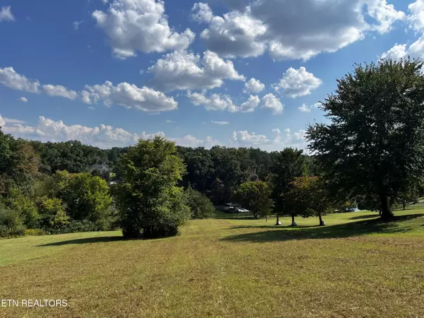 Lenoir City, TN 37772,275 Conkinnon DR