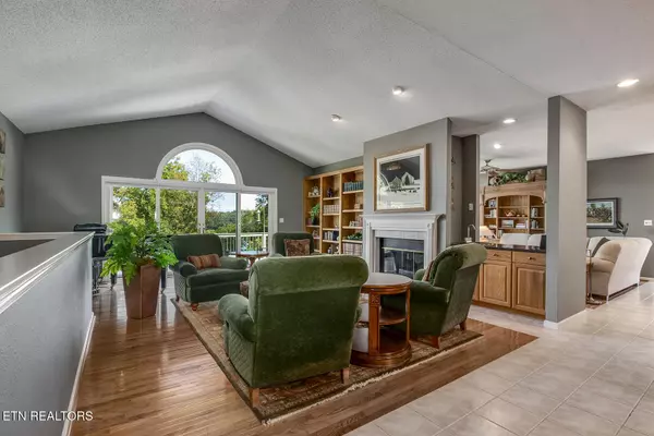 Loudon, TN 37774,410 Catoosa LN