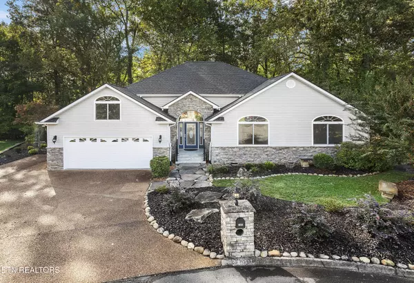 2405 Ashbridge LN, Knoxville, TN 37932