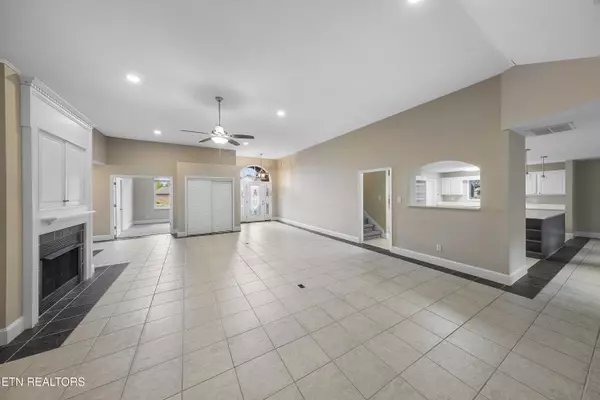 Knoxville, TN 37932,2405 Ashbridge LN