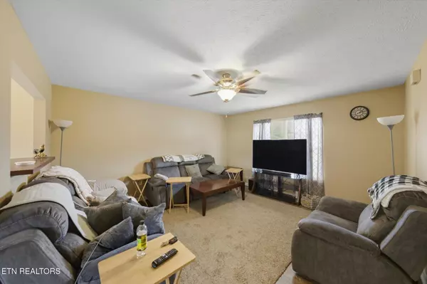 Strawberry Plains, TN 37871,705 Wanda Sue CT