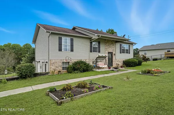 Strawberry Plains, TN 37871,705 Wanda Sue CT