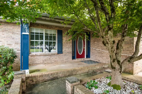 Maryville, TN 37803,1516 Peabody DR