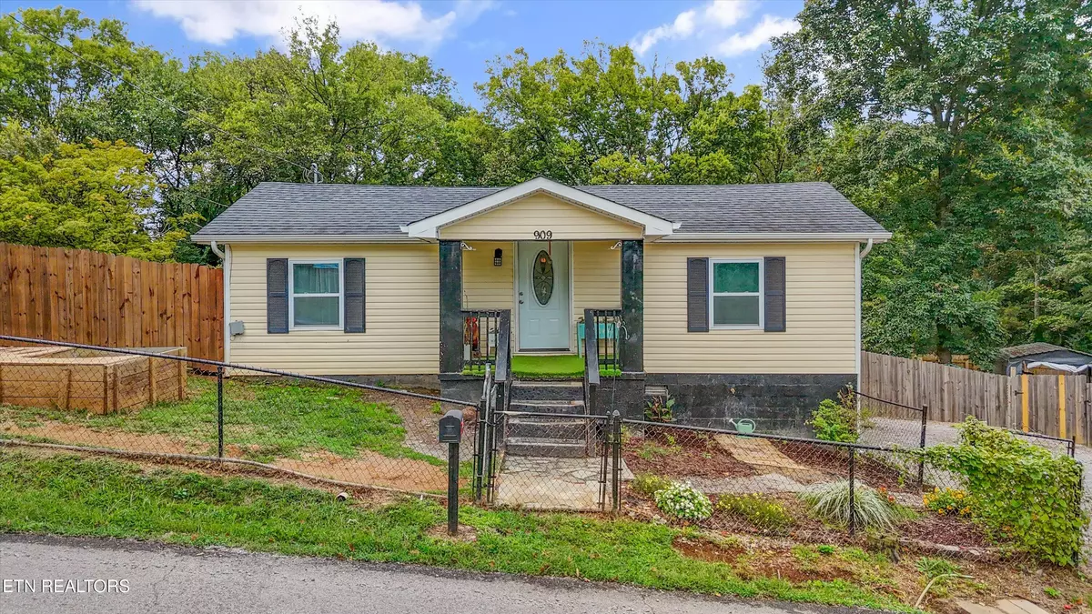 Loudon, TN 37774,909 Highland Ave