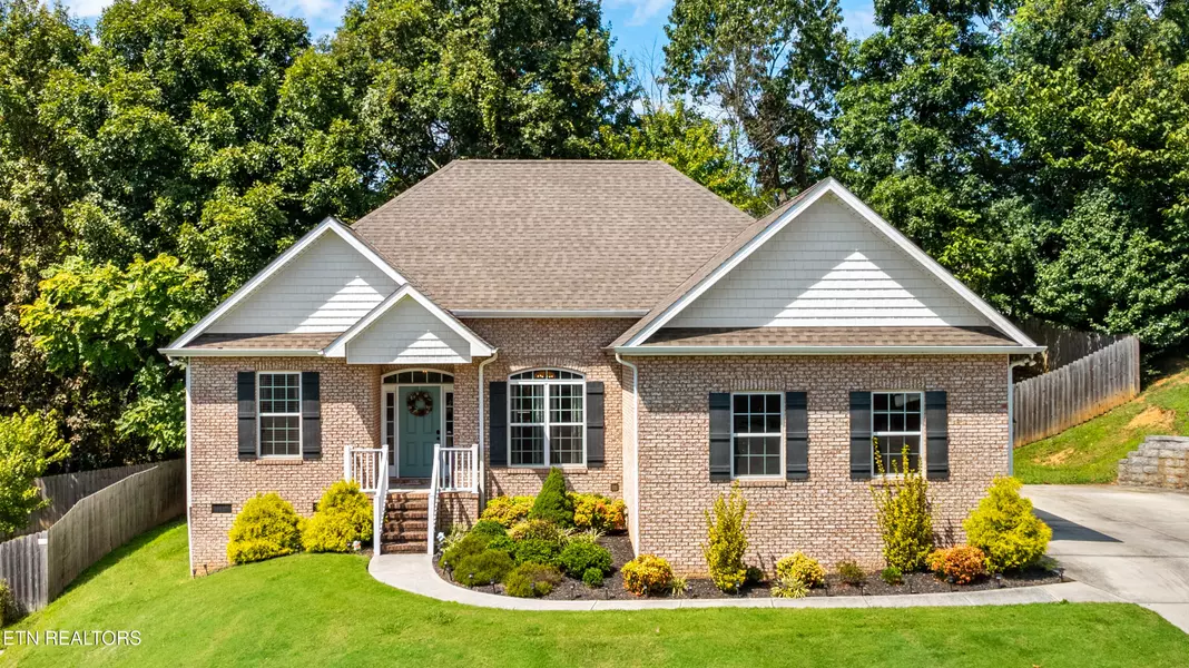 2018 Country Brook LN, Knoxville, TN 37921