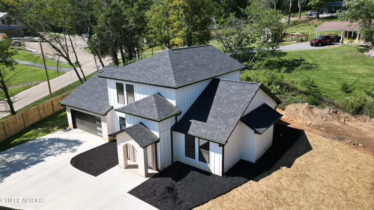 Dandridge, TN 37725,1024 N Gay St