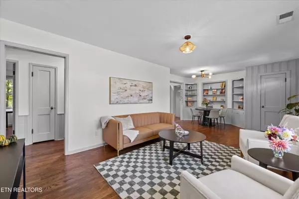 Knoxville, TN 37920,5911 Chalmers DR