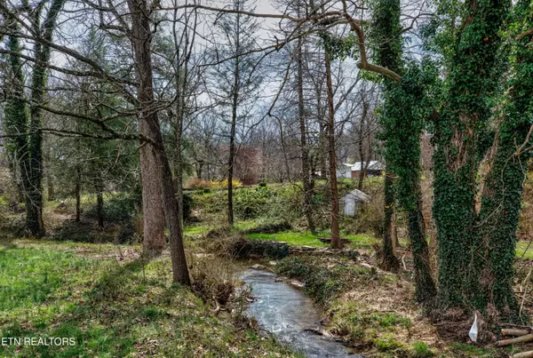 Lafollette, TN 37766,502 Middlesboro Rd