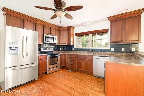 Knoxville, TN 37919,7805 Luxmore DR