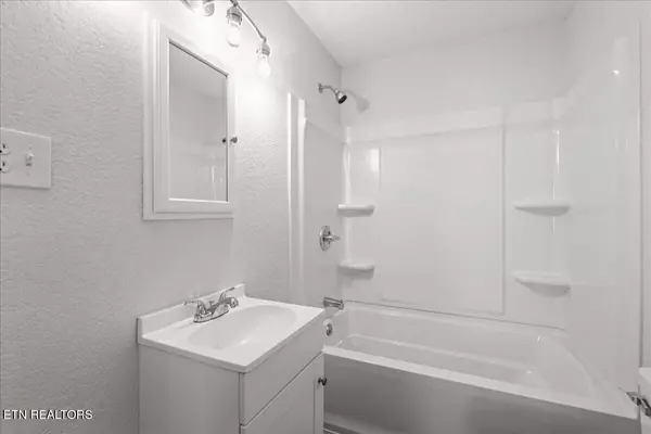 Lafollette, TN 37766,311 Prospect St