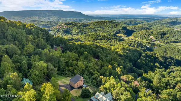 Sevierville, TN 37862,2415 Majestic View WAY