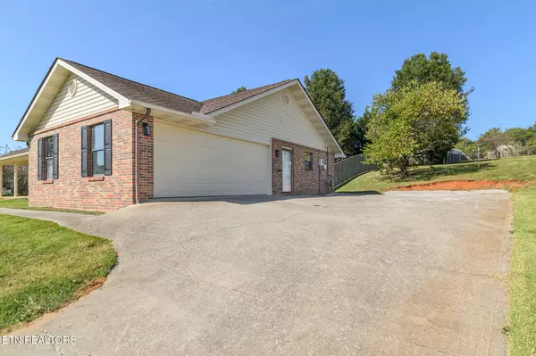 Sevierville, TN 37876,2115 Bradley LN