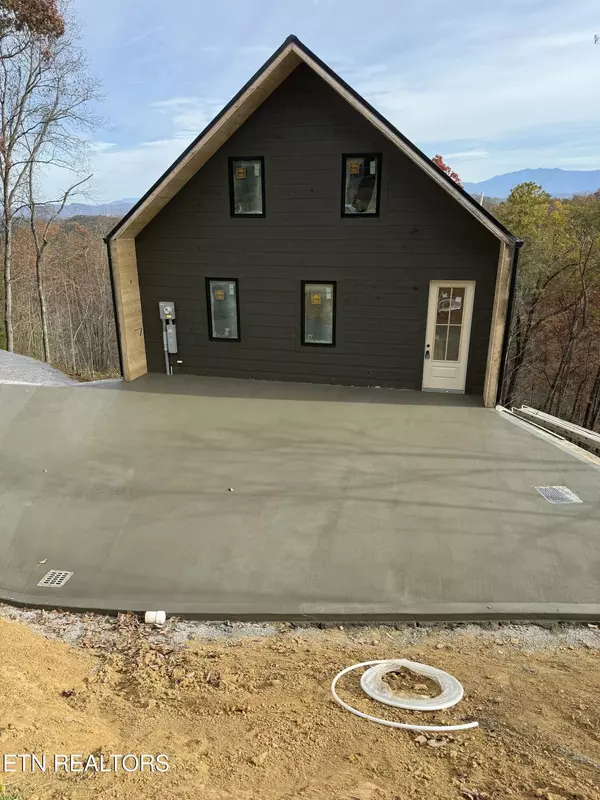 Sevierville, TN 37876,1863 Bluff Ridge Rd