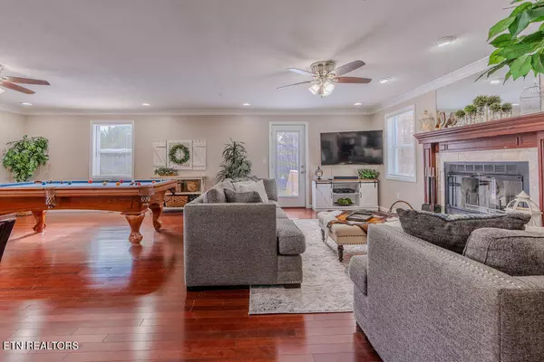 Sevierville, TN 37876,153 Finchum LN