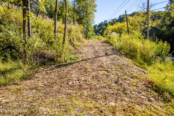 Maryville, TN 37803,883 Jama WAY