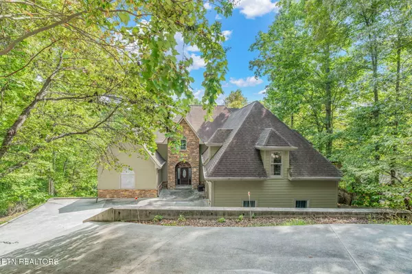 455 Shorewood LN, Caryville, TN 37714