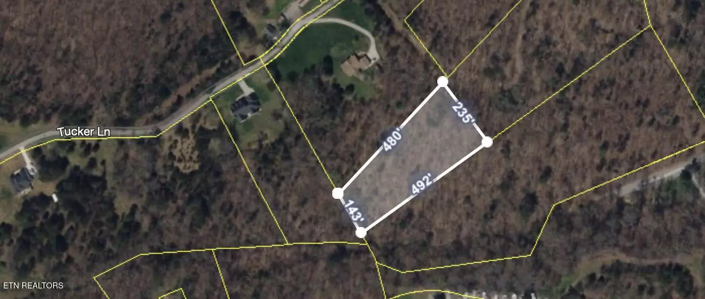 130 Tucker LN, Lenoir City, TN 37771