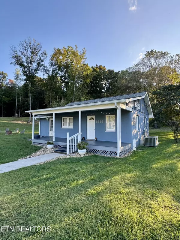 8829 Simpson Rd, Knoxville, TN 37920