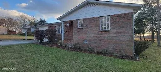 360 Oak Hill DR, Crossville, TN 38572