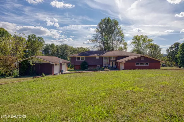 2720 Early Rd, Newport, TN 37821
