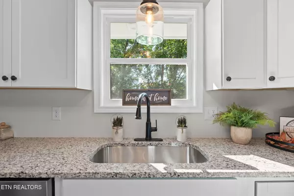 Morristown, TN 37814,4979 Red Oak DR