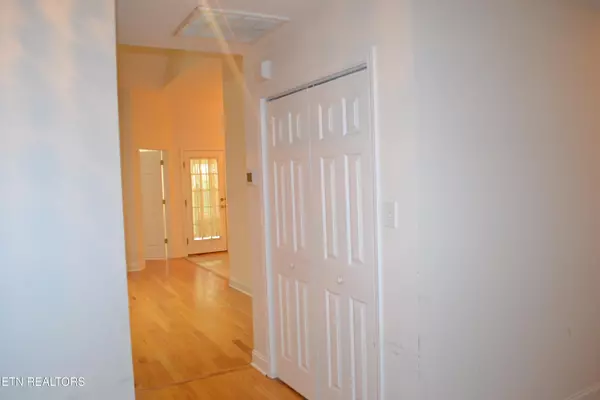 Knoxville, TN 37912,5959 Round Hill Lane LN