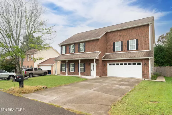 Knoxville, TN 37919,819 Dowry LN