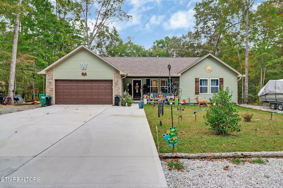 720 Oneida LN, Crossville, TN 38572