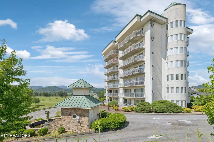 503 Dollywood LN #UNIT 132, Pigeon Forge, TN 37863