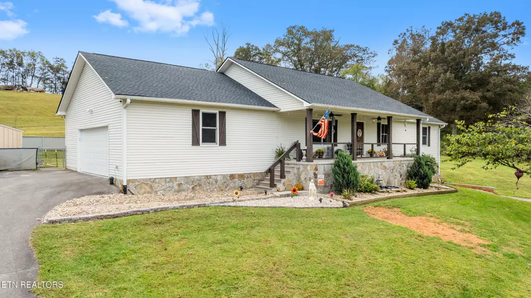 2135 Stockton Valley Rd, Loudon, TN 37774