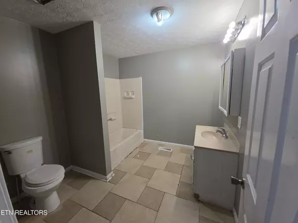 Harriman, TN 37748,115 Cedar CIR