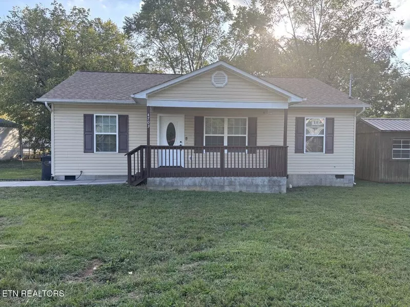 4703 High School Rd, Knoxville, TN 37912