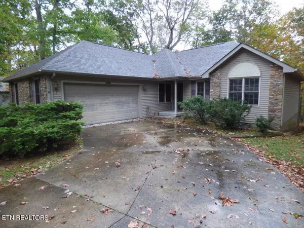 289 Kings Down DR, Crossville, TN 38558