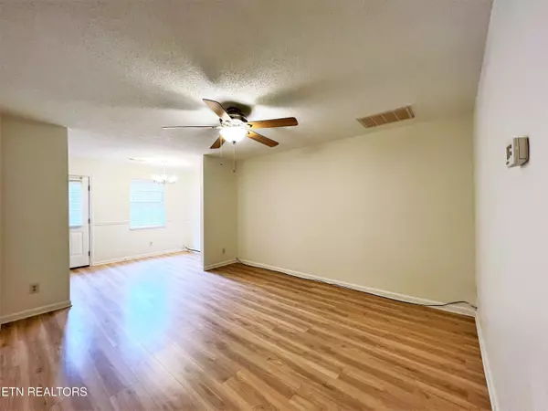 Knoxville, TN 37921,2006 Pueblo PL