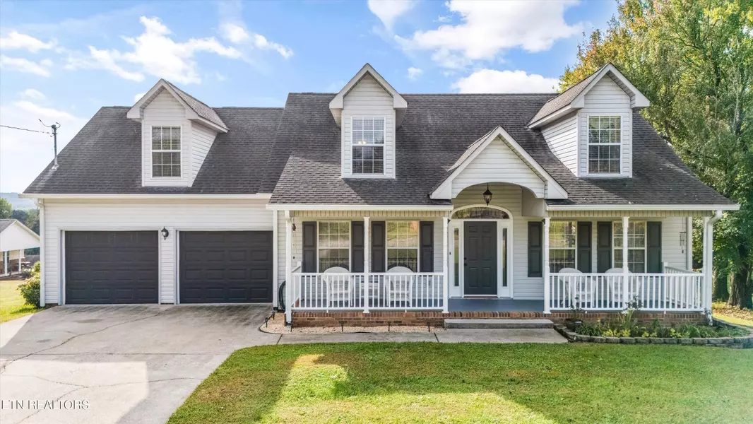 925 Crestview CIR, Lenoir City, TN 37772