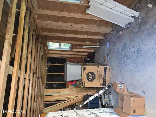 Dandridge, TN 37725,2534 Muddy Hollow