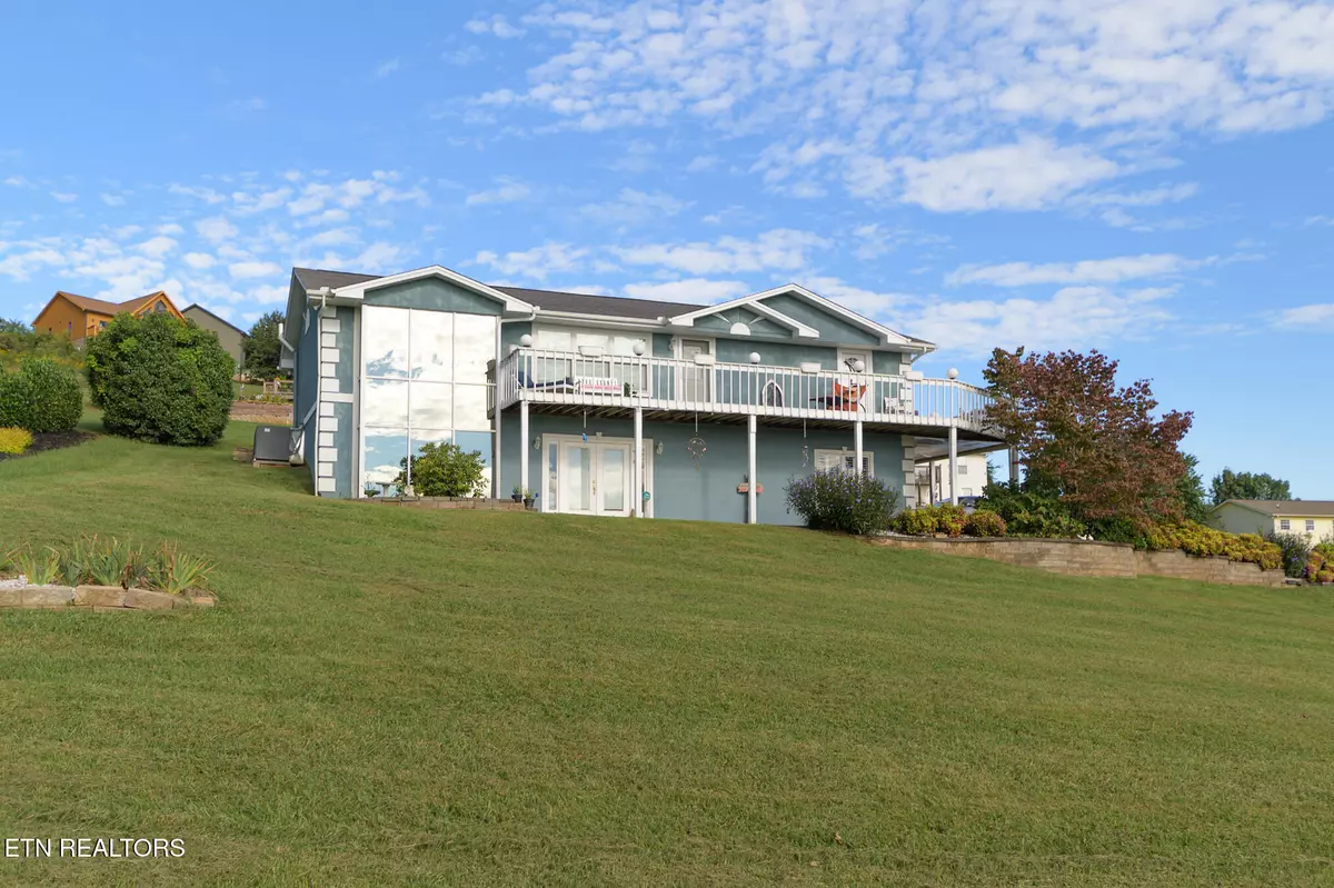 Kodak, TN 37764,926 Hilltop LN