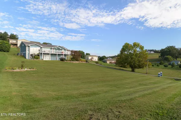 Kodak, TN 37764,926 Hilltop LN