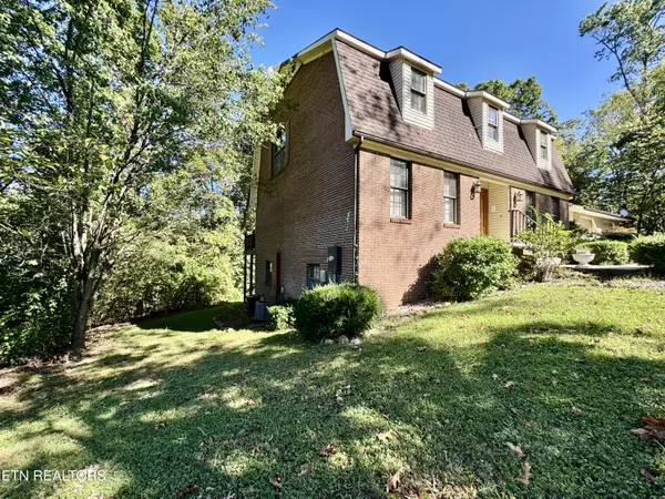 Dandridge, TN 37725,1230 Stonewall Jackson DR