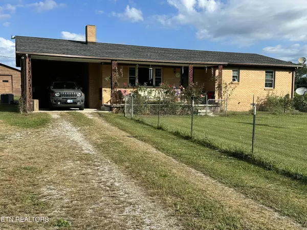 2854 Airport Rd, Oakdale, TN 37829