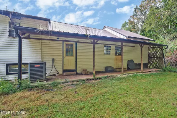 Dandridge, TN 37725,960 Chestnut Grove Rd