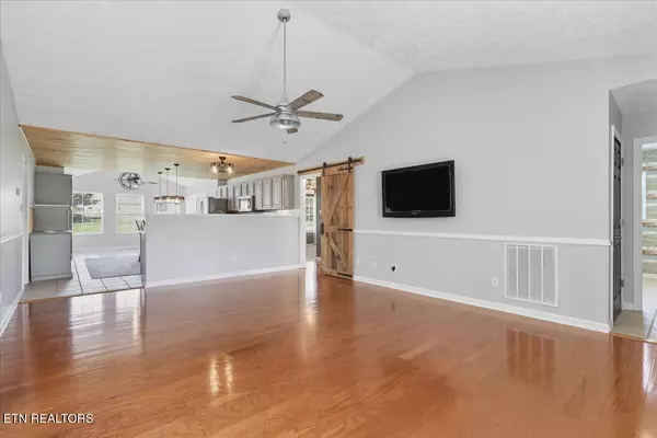 Maryville, TN 37801,205 Royal Oaks DR