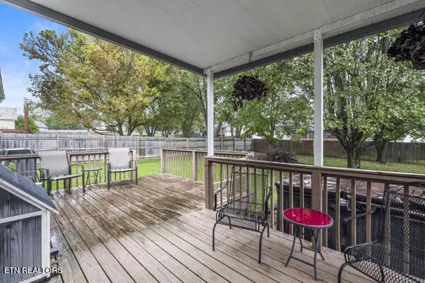 Knoxville, TN 37918,909 Whitesburg DR